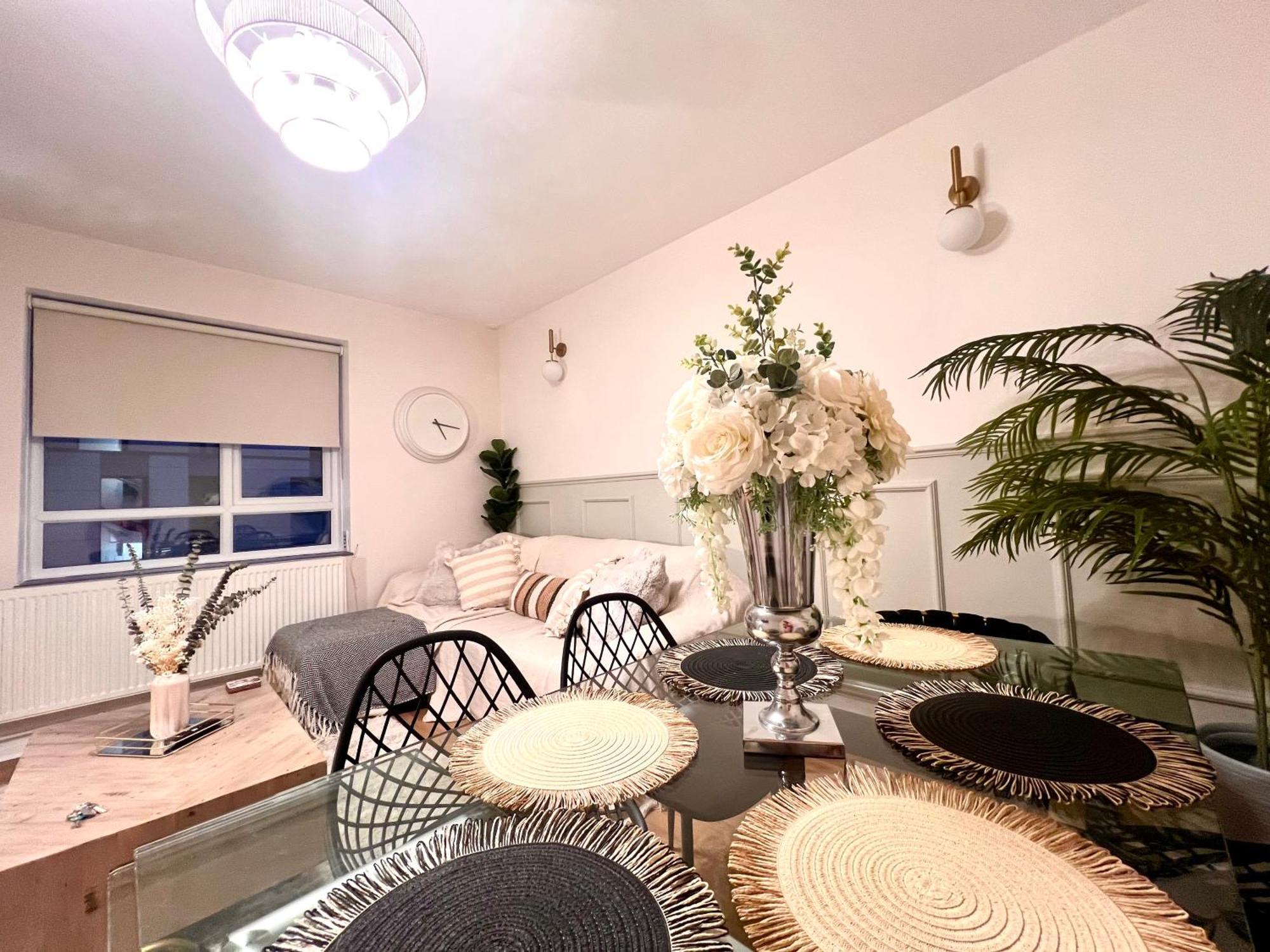 Appartamento 3 Minutes To Tower Of Trendy Shoreditch Recently Refurbished 3 Bedrooms Sleeps 8
